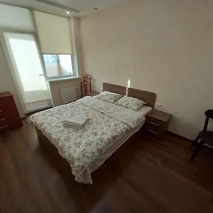 https://smart-apartments-drahomanova.hotels-of-kiev.com
